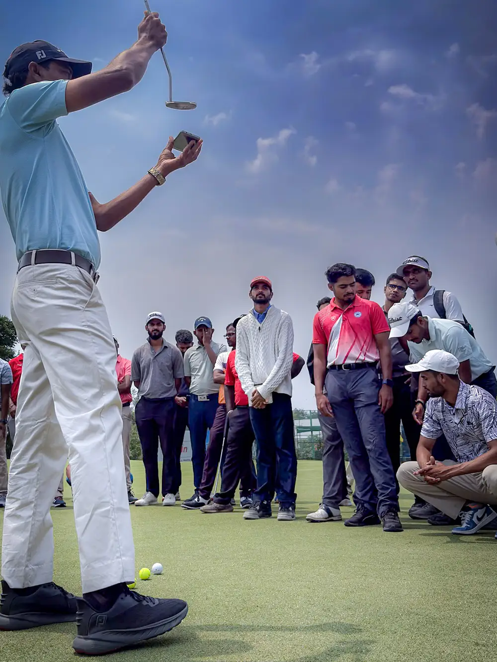 Putting masterclass with amateur players
